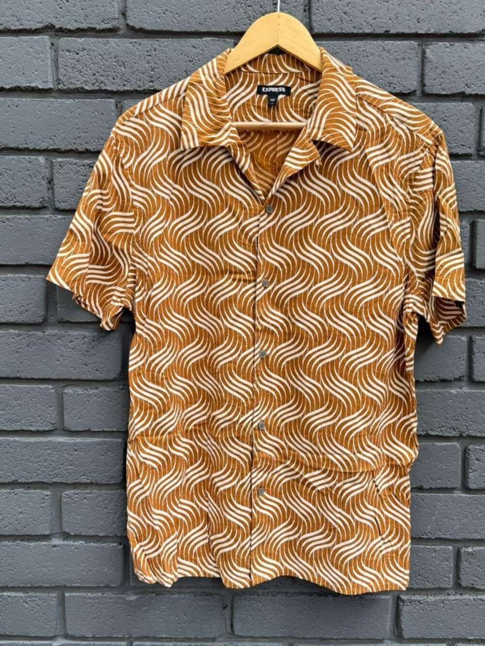 Express Abstract Wavy Stripe Print Short Sleeve Button up Shirt Cruise Festival